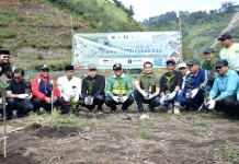 Kemenag Aceh Tengah dan BI Lhokseumawe Tanam Kopi Wakaf